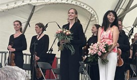 Dirigentin Magdalena Klein (Mitte)